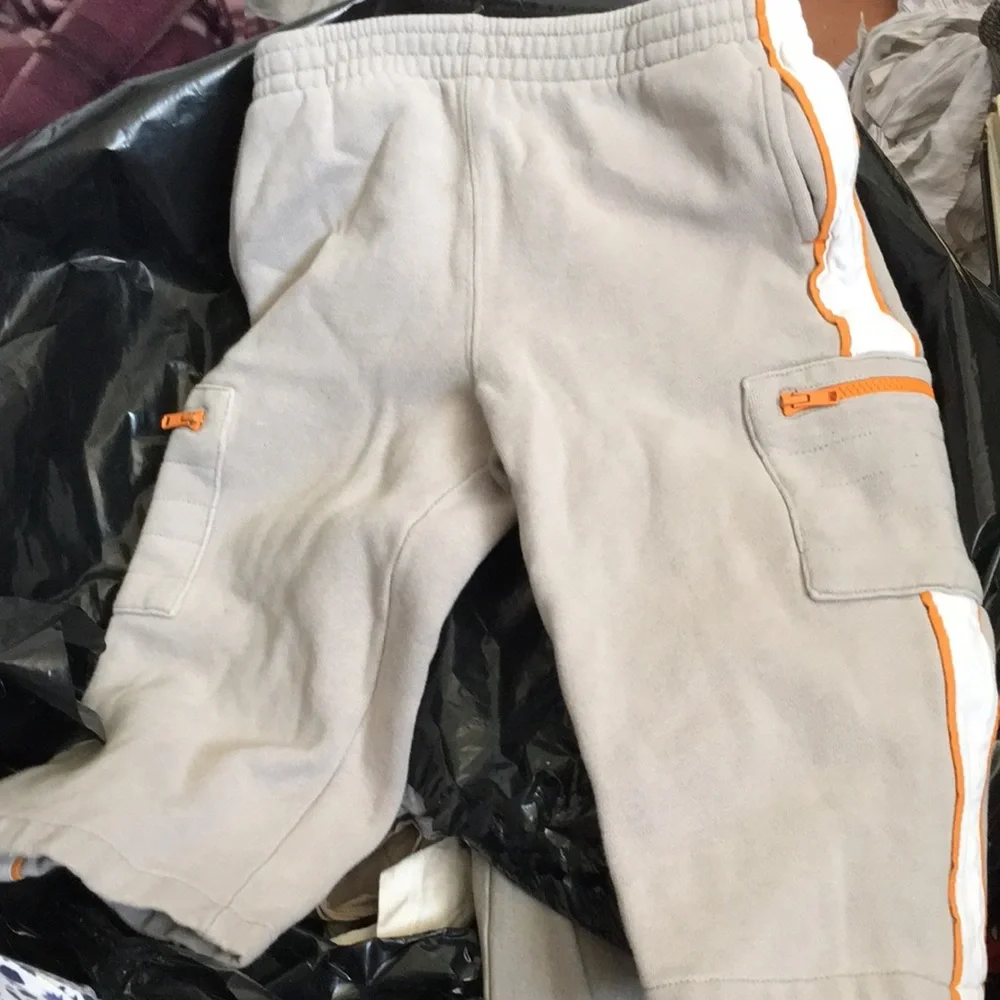 FINAL MARKDOWN Boys Gymboree cargo style sweats 2t